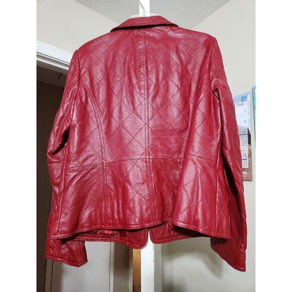 Woman's Leather Jacket Length 20' p2p 23' - Picture 2 of 5